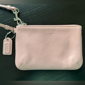 Coach Vintage Leatherware Pale Pink Leather Wristlet Soft and Subtle EUC